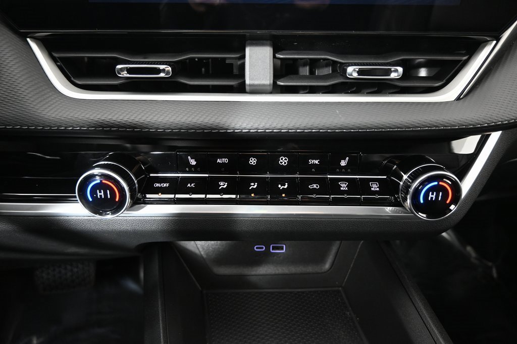 New 2026 Chevrolet Equinox LT w/ Convenience Package II image 32