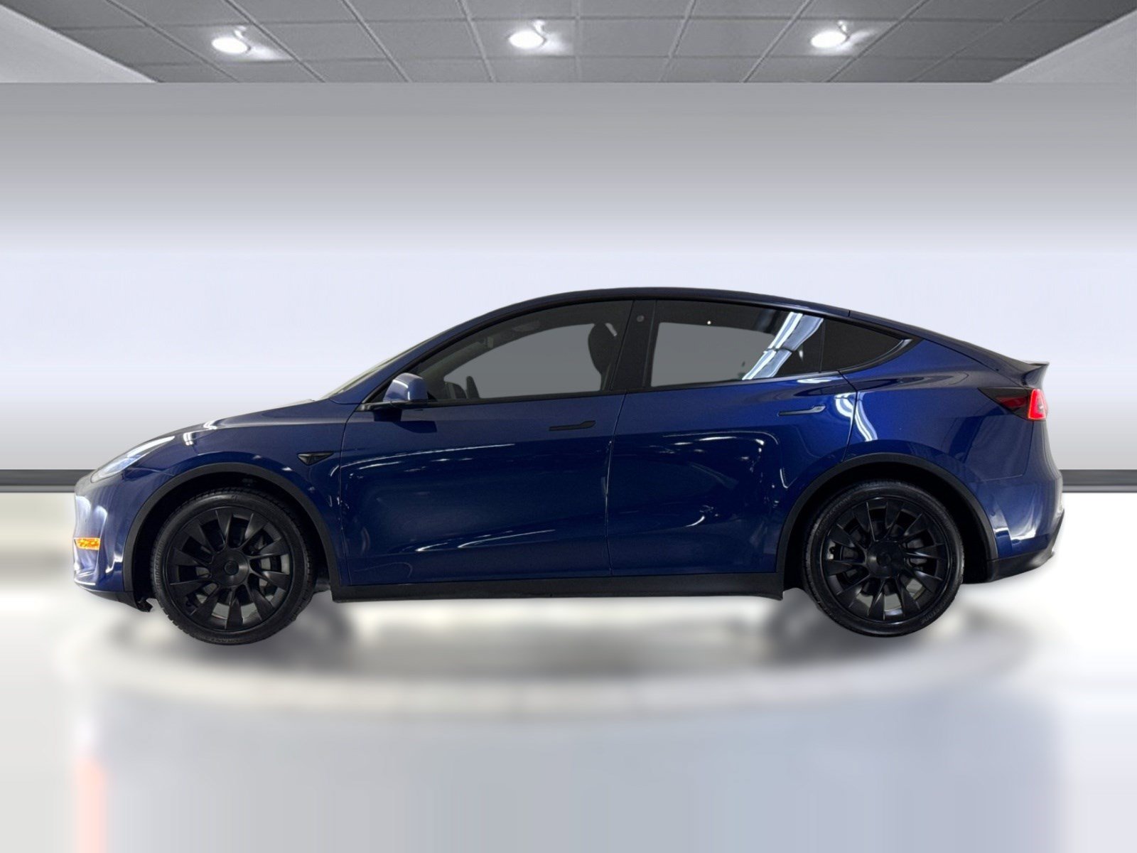 Used 2021 Tesla Model Y Long Range AWD/4WD image 2