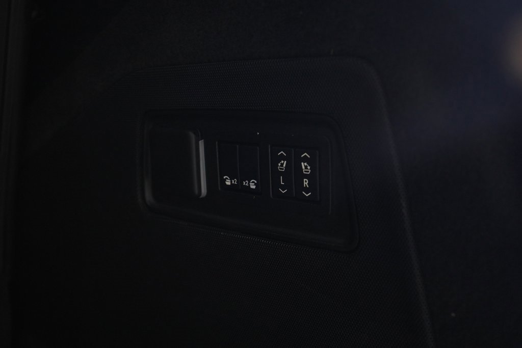 Used 2025 Cadillac Escalade V image 8