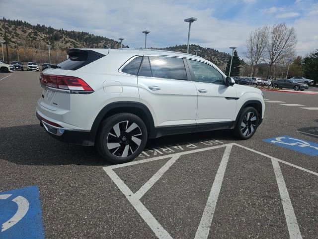 Used 2024 Volkswagen Atlas Cross Sport SEL image 3
