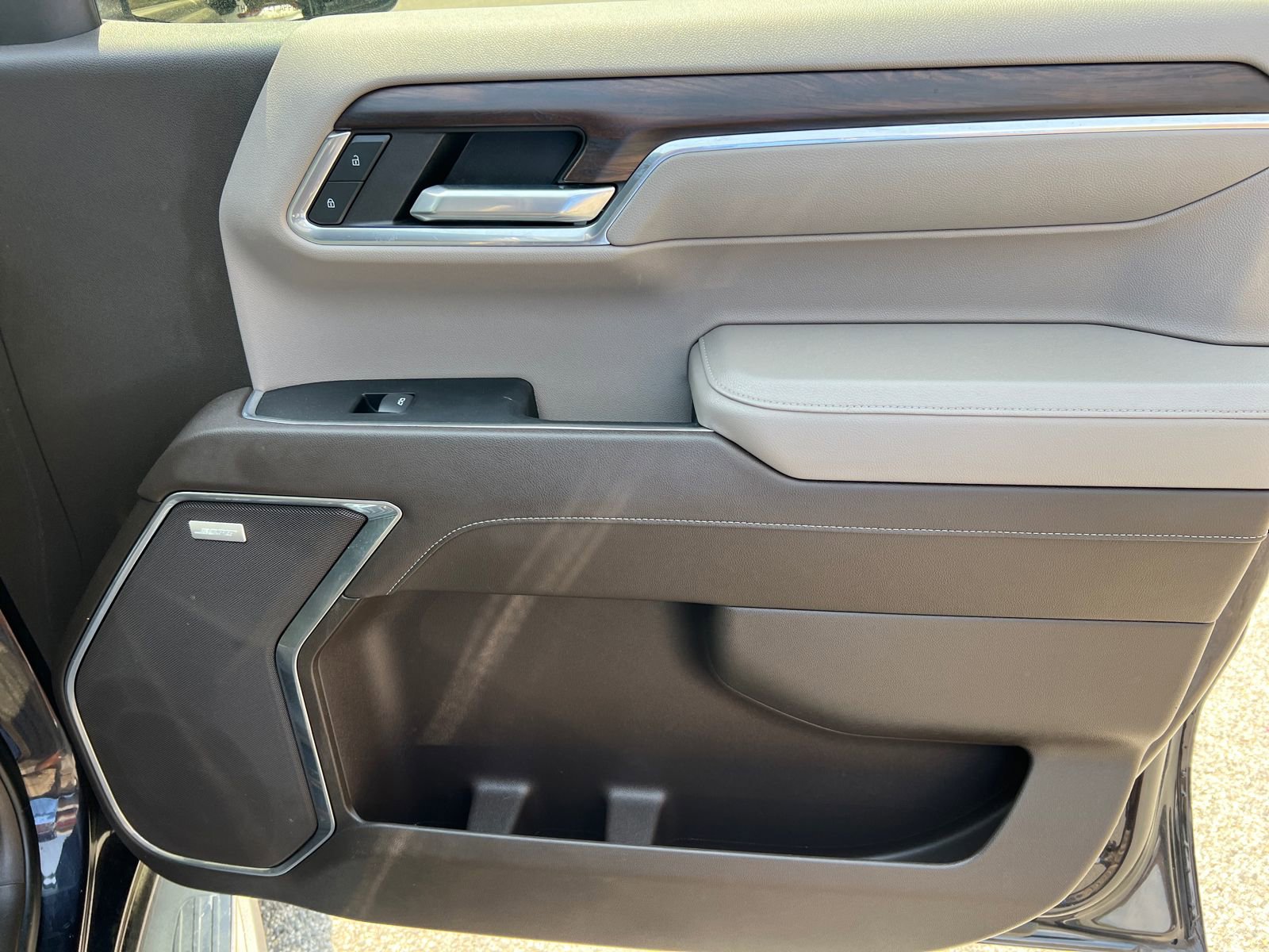 Used 2022 GMC Sierra 1500 SLT w/ SLT Premium Plus Package image 17