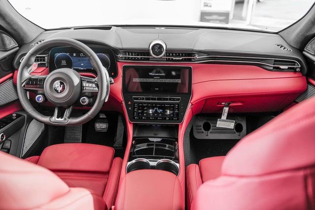 Used 2025 Maserati Grecale Modena image 23