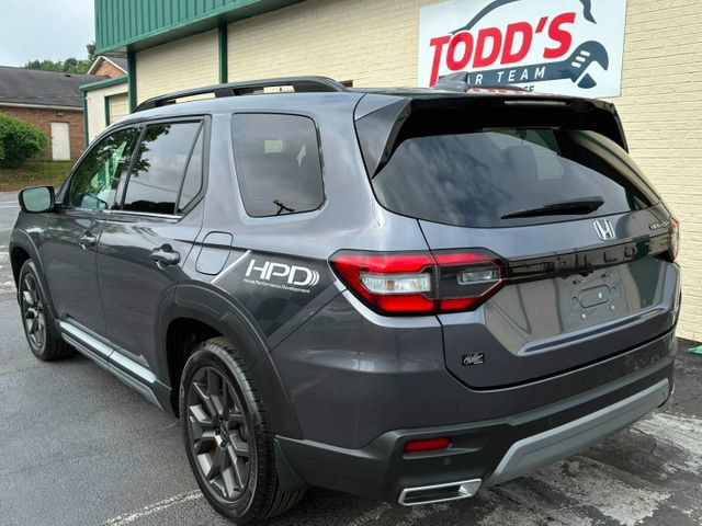 Used 2023 Honda Pilot Touring image 7
