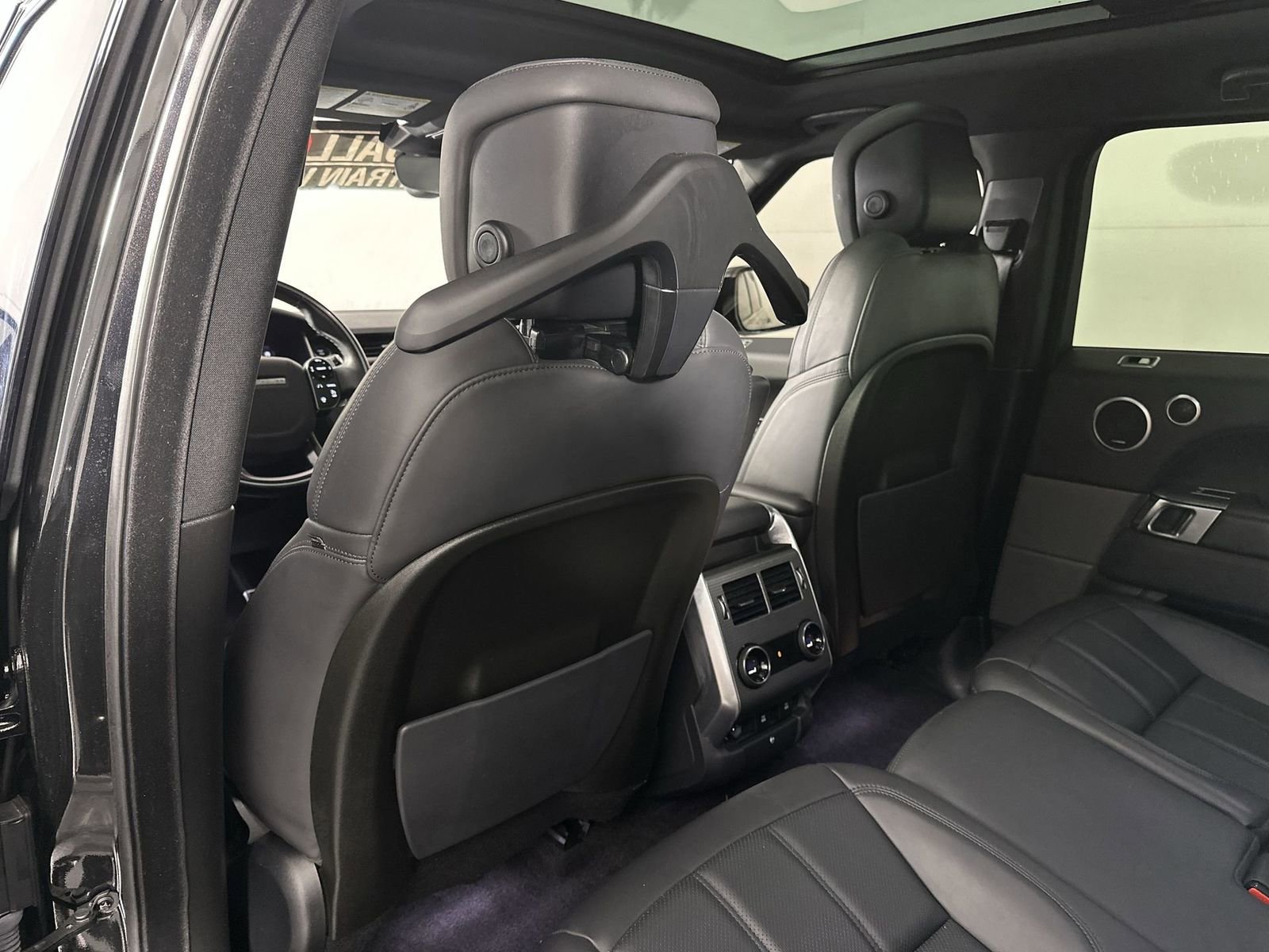 Used 2019 Land Rover Range Rover Sport Supercharged image 24