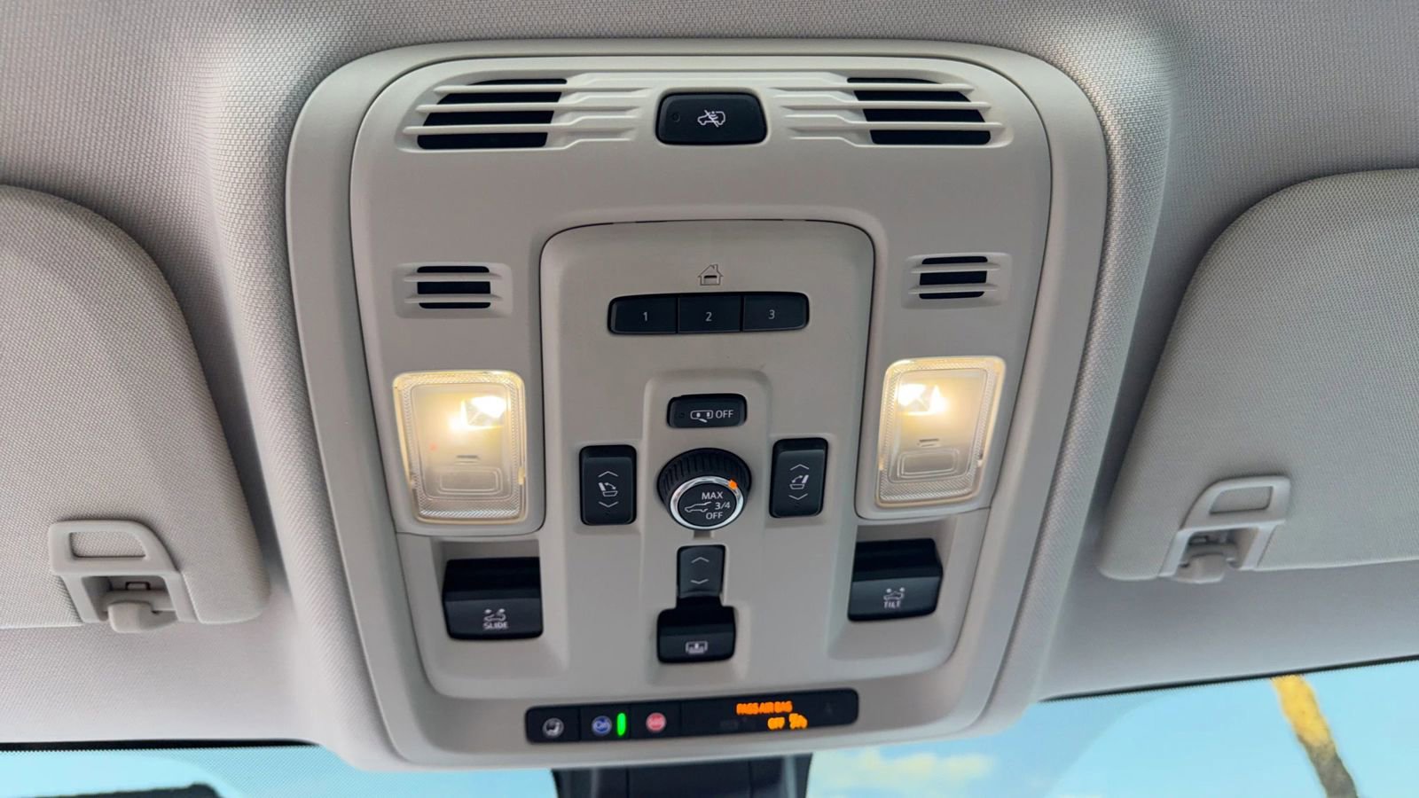 Used 2021 GMC Yukon XL Denali w/ Denali Ultimate Package image 28