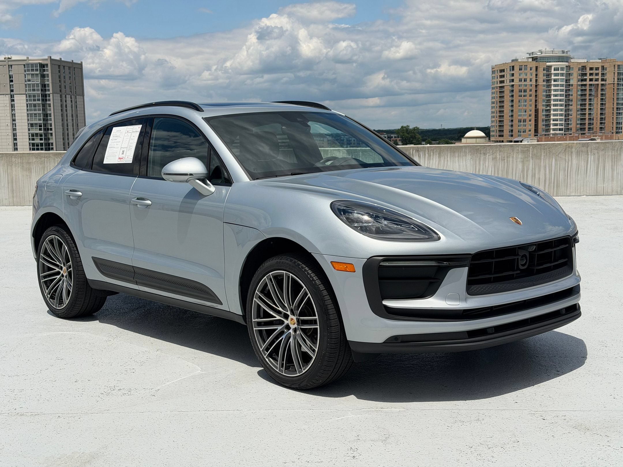 Certified 2026 Porsche Macan AWD/4WD image 9