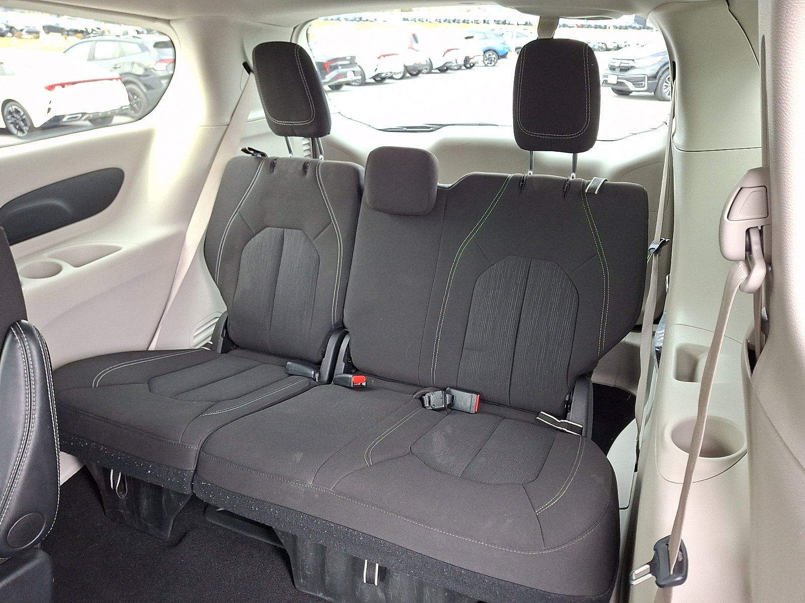 Used 2024 Chrysler Voyager LX image 11