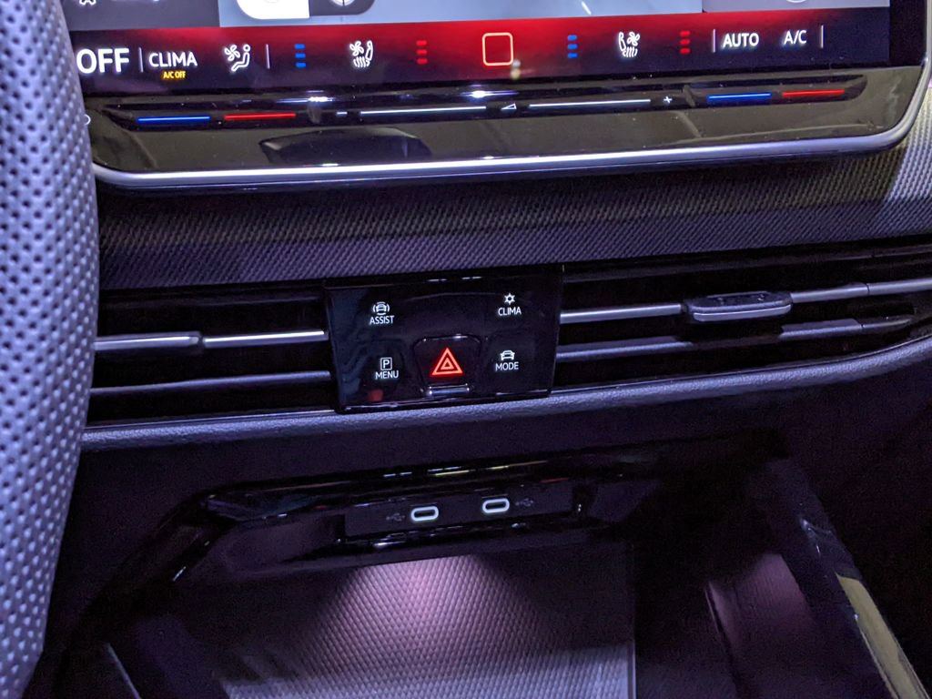 New 2026 Volkswagen GTI SE image 18