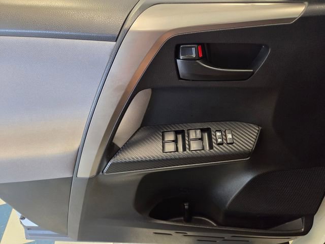 Used 2015 Toyota RAV4 LE FWD image 27