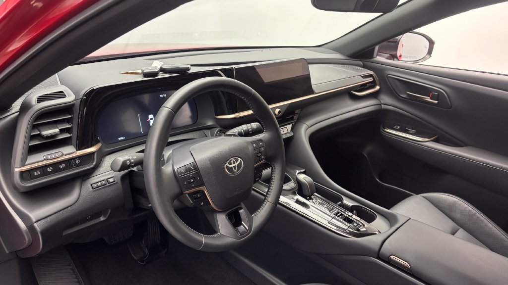 Certified 2025 Toyota Crown Signia AWD/4WD image 14