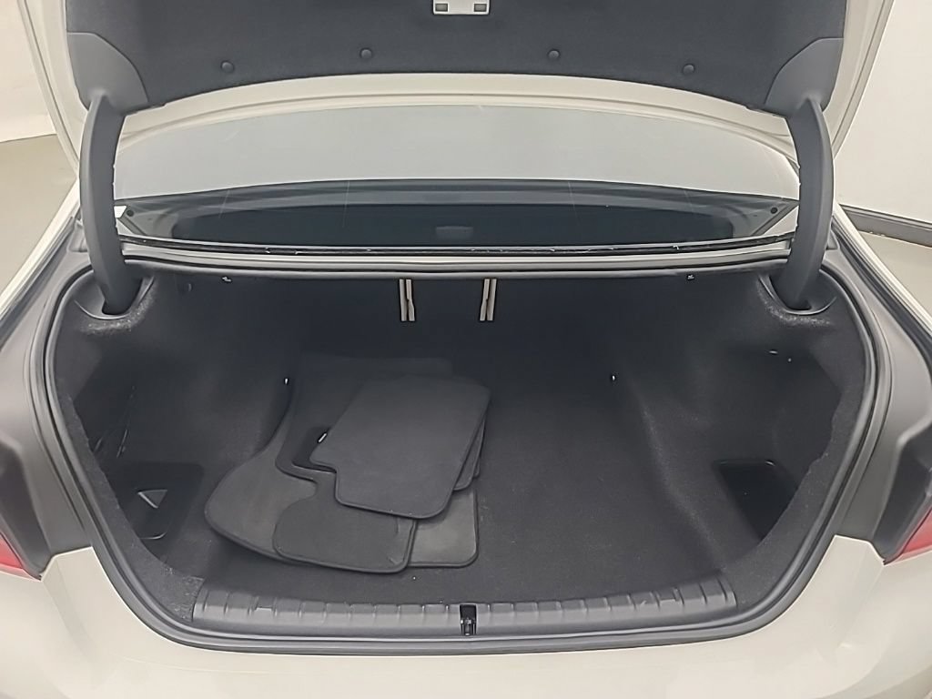 Used 2020 BMW 530i RWD image 16