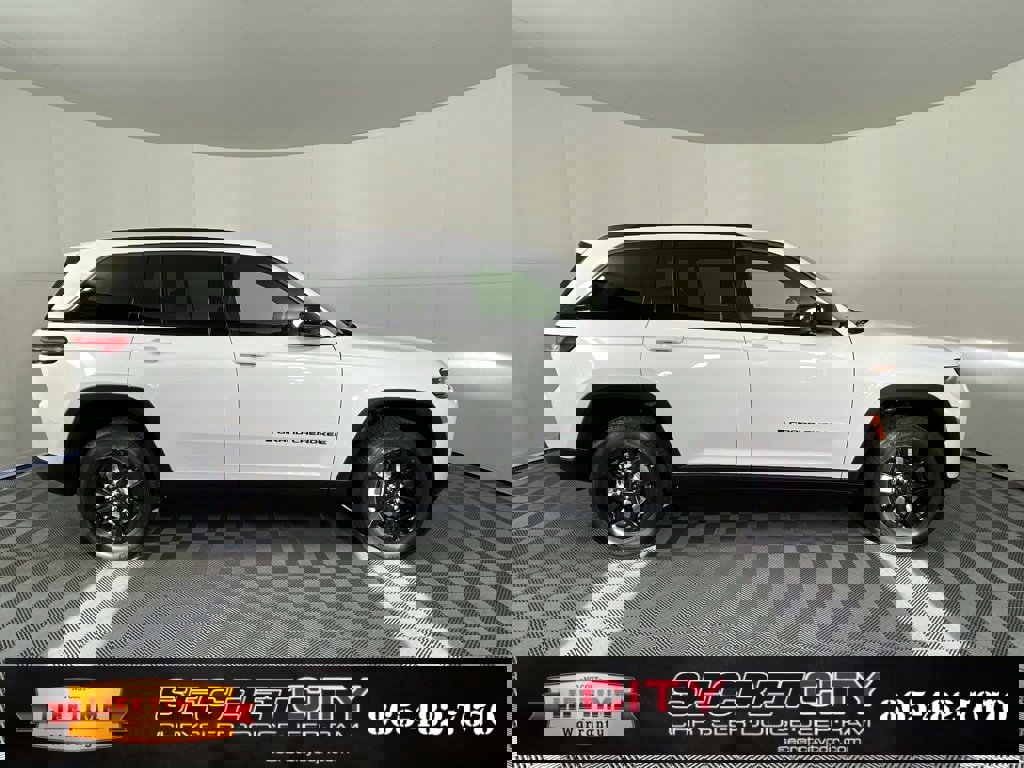New 2026 Jeep Grand Cherokee Altitude image 8