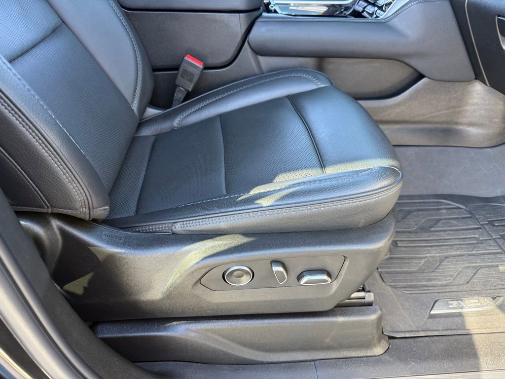 Used 2024 GMC Yukon XL Denali w/ Advanced Technology Package image 47
