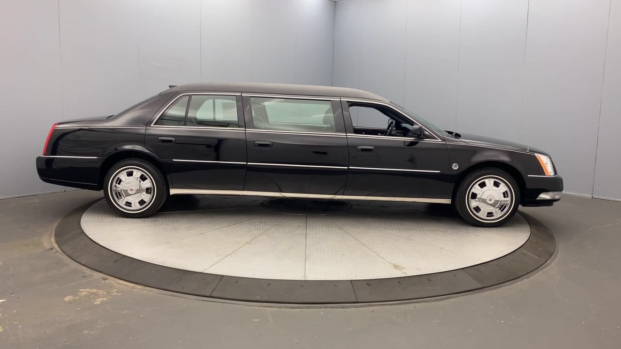 Used 2009 Cadillac DTS Limousine FWD image 6