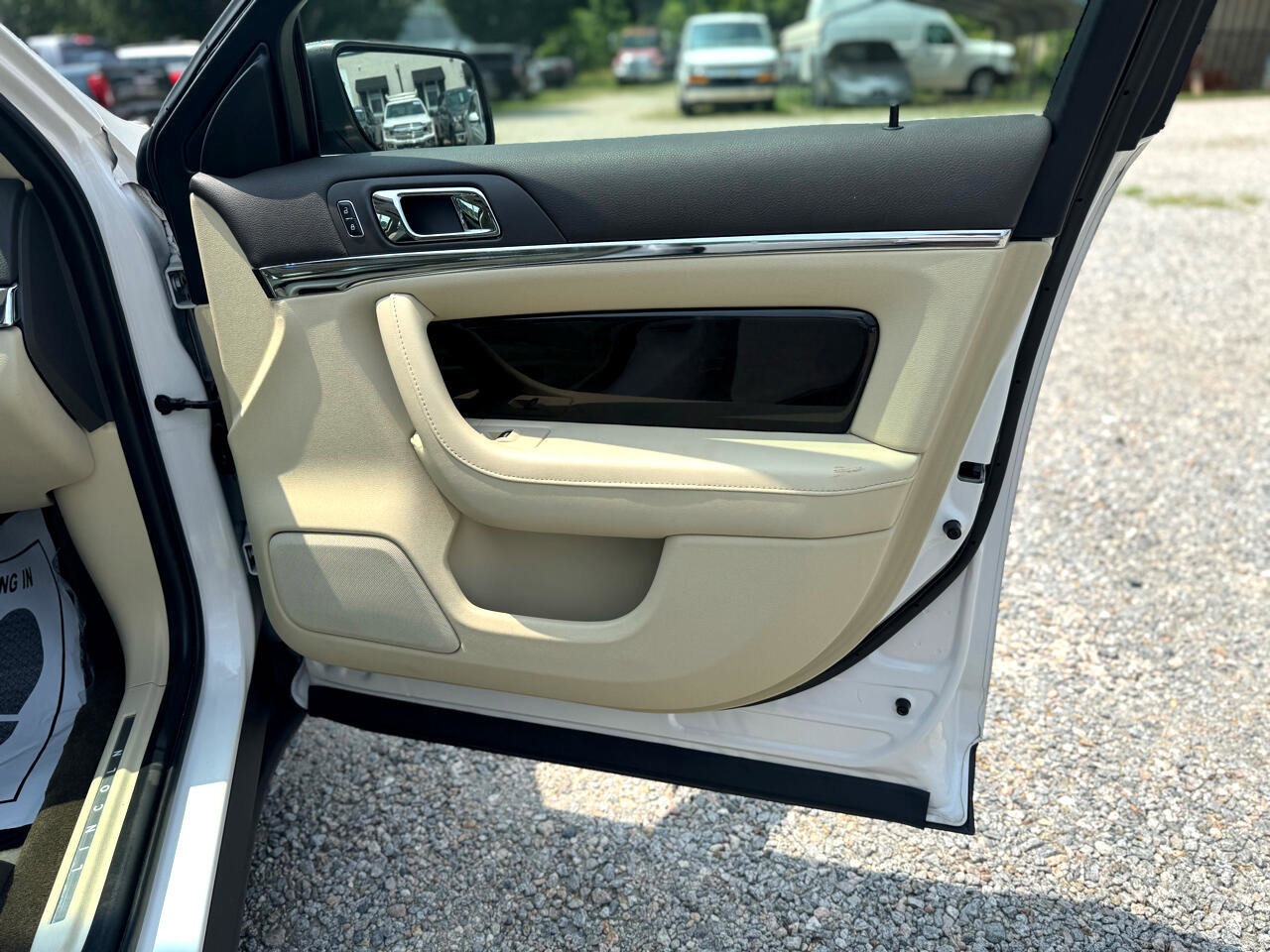 Used 2014 Lincoln MKS AWD w/ Equipment Group 101A image 27