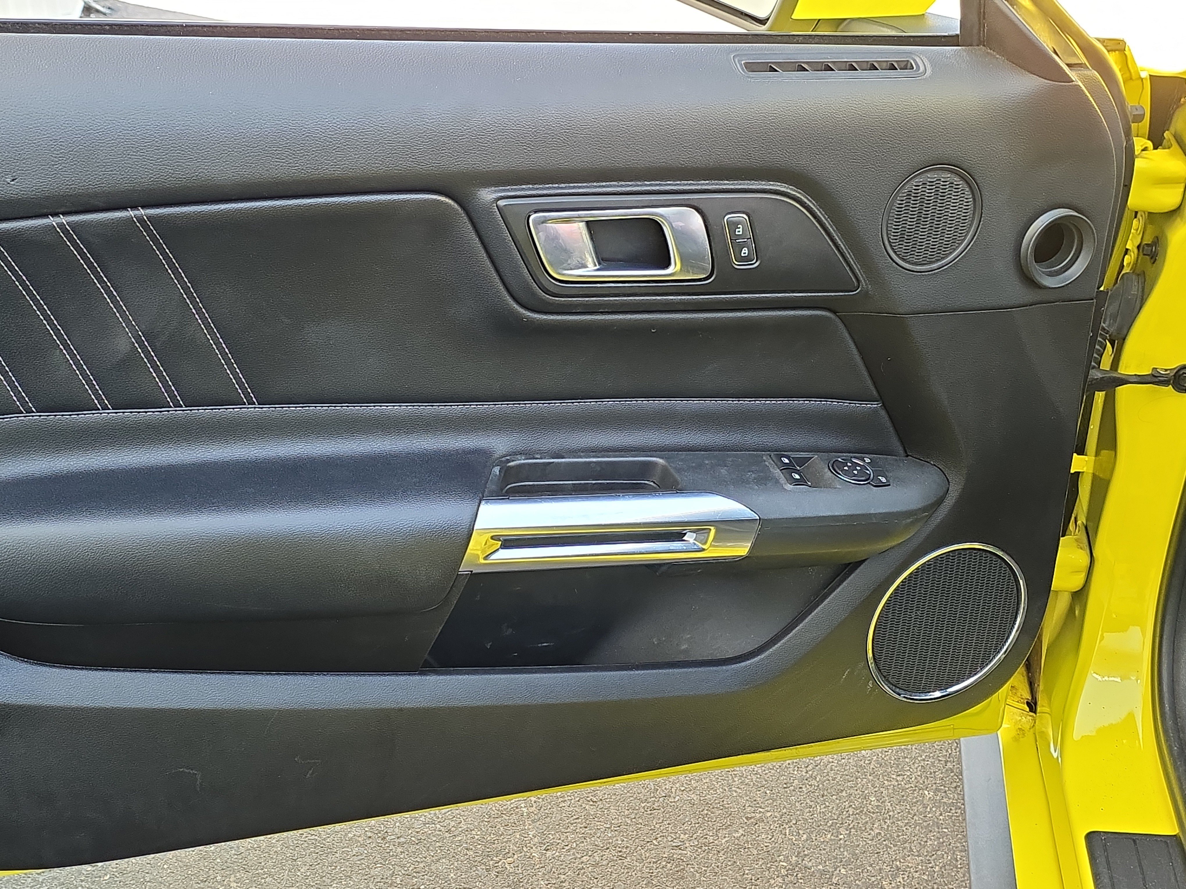 Used 2021 Ford Mustang Premium RWD image 9