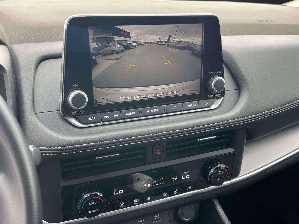 Used 2023 Nissan Rogue SV image 22