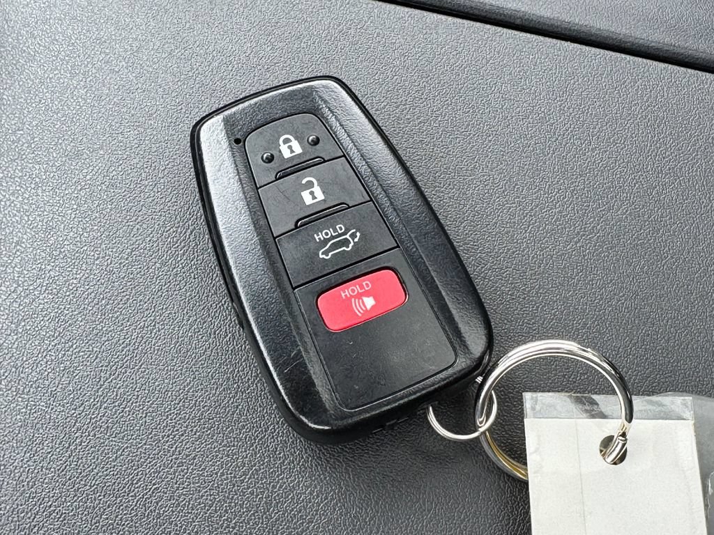 Used 2021 Toyota Highlander Platinum FWD image 39