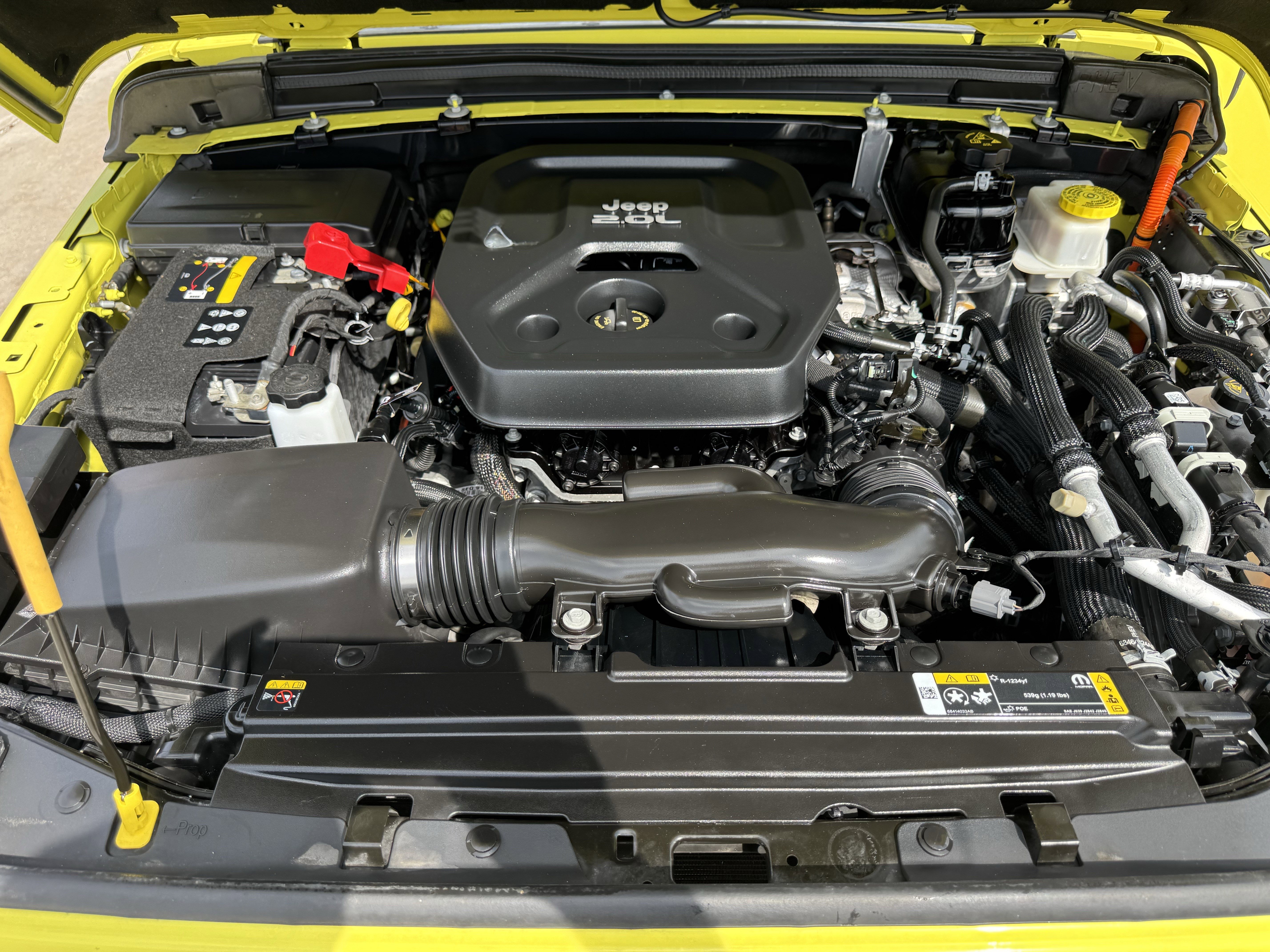 Used 2023 Jeep Wrangler Sahara AWD/4WD image 30