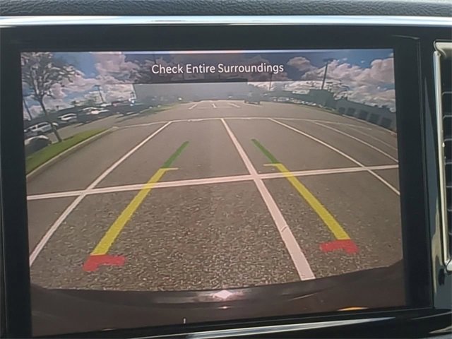 Used 2021 Chrysler Pacifica Touring-L image 20