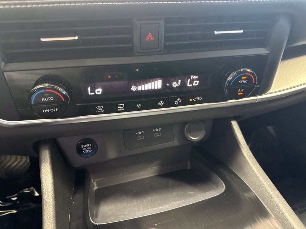 Used 2024 Nissan Rogue SV AWD/4WD image 28