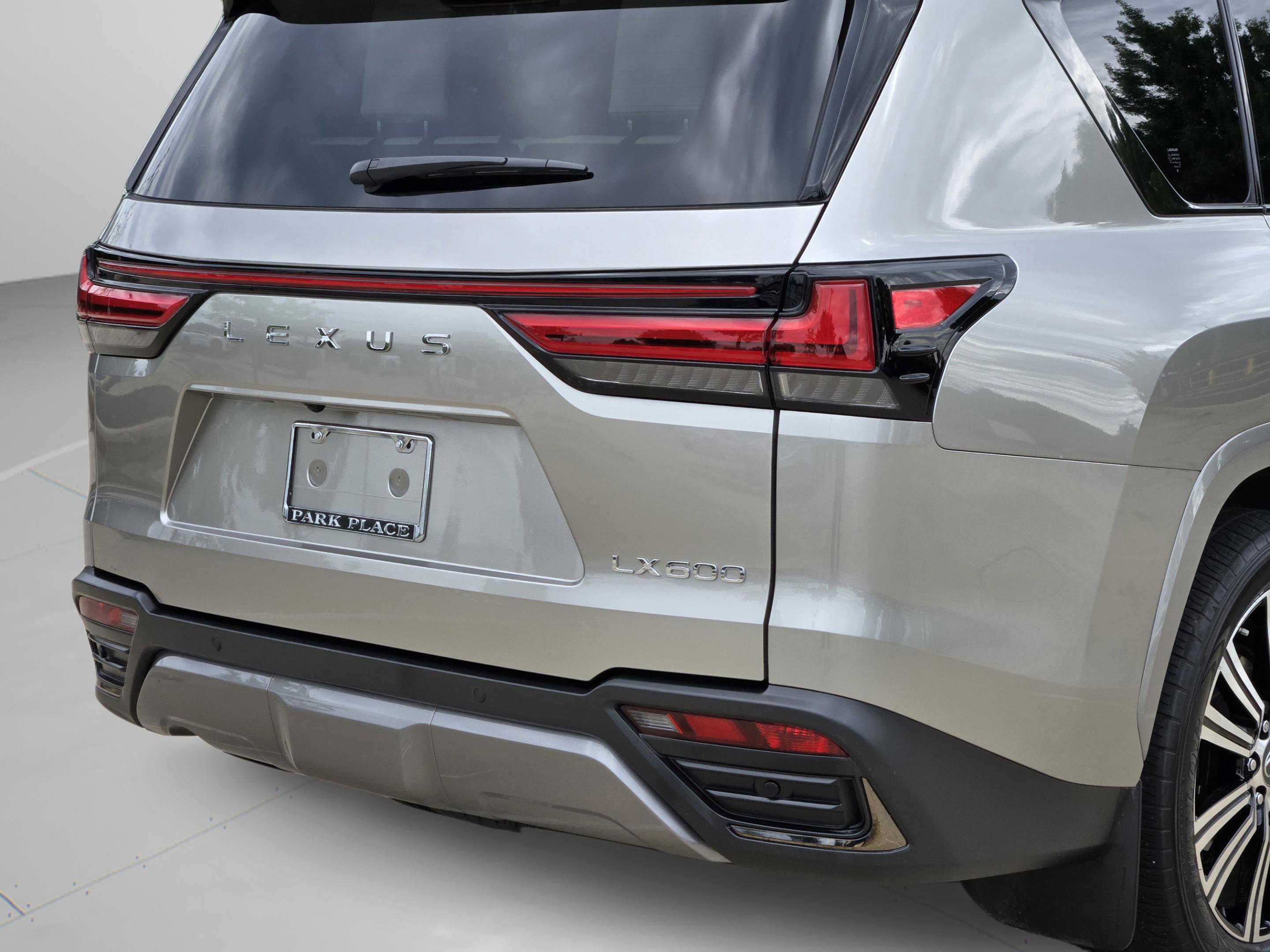 Used 2023 Lexus LX 600 4WD w/ Appearance Package image 39