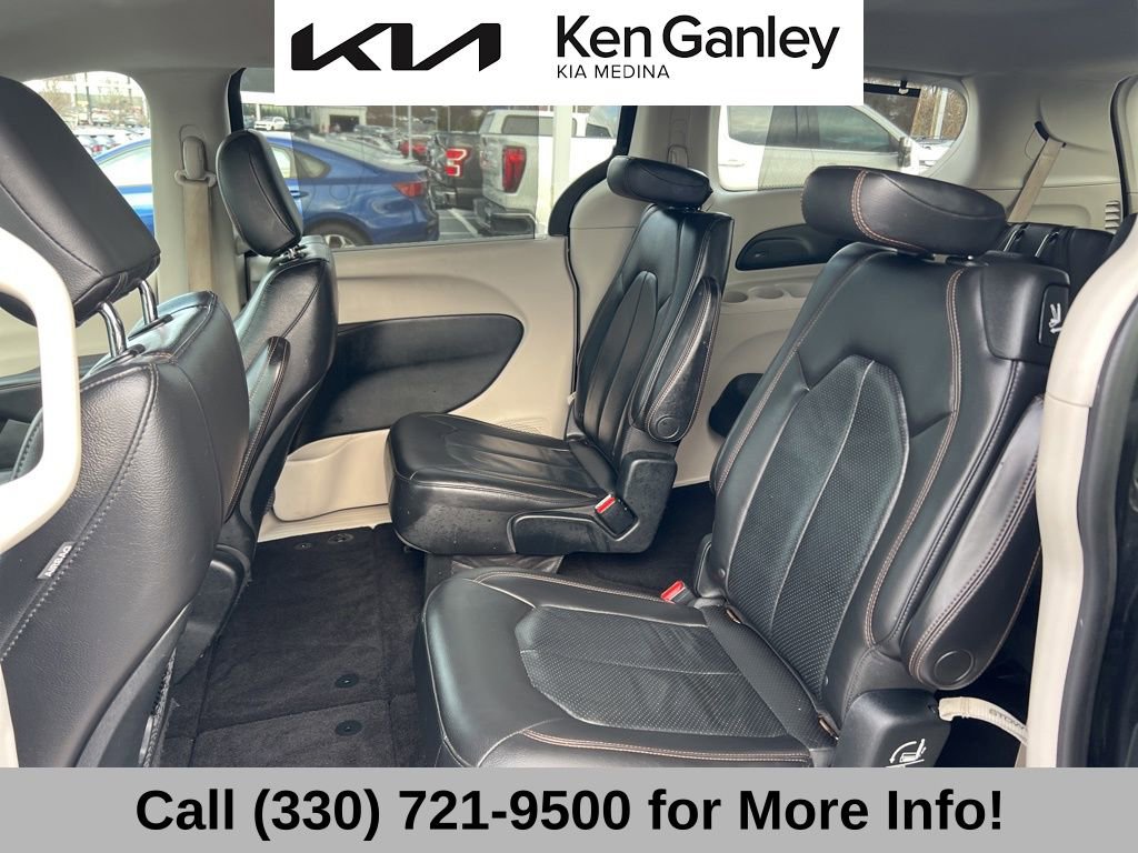 Used 2018 Chrysler Pacifica Touring-L w/ Premium Audio Group image 48