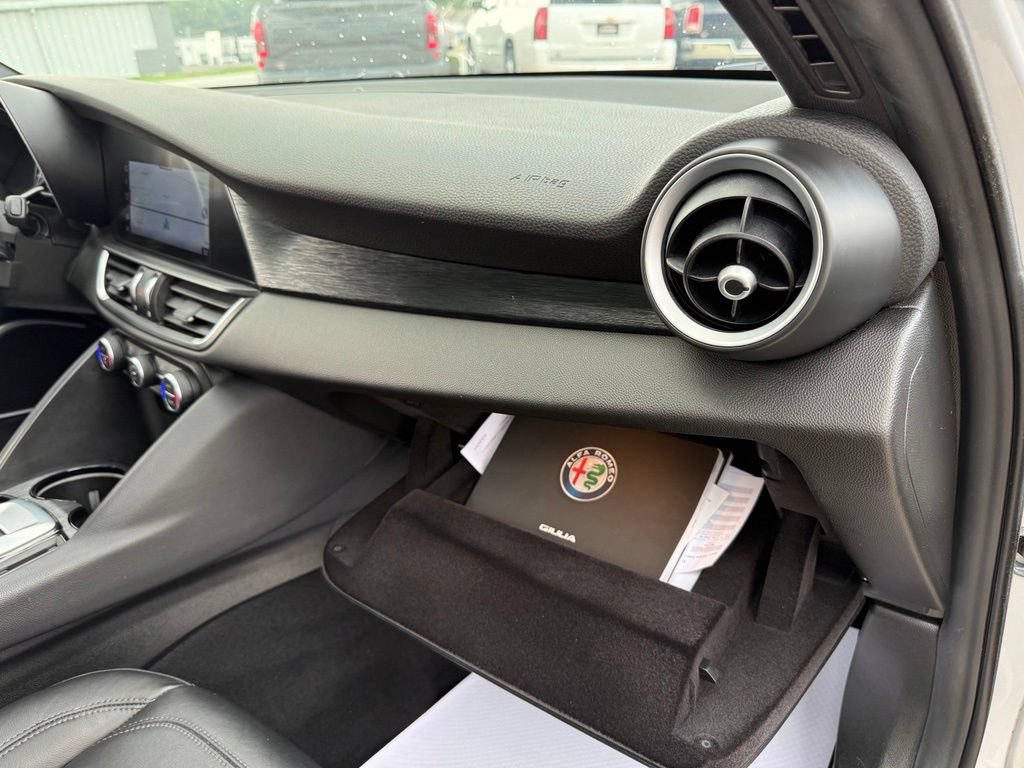 Used 2022 Alfa Romeo Giulia Sprint AWD/4WD image 45