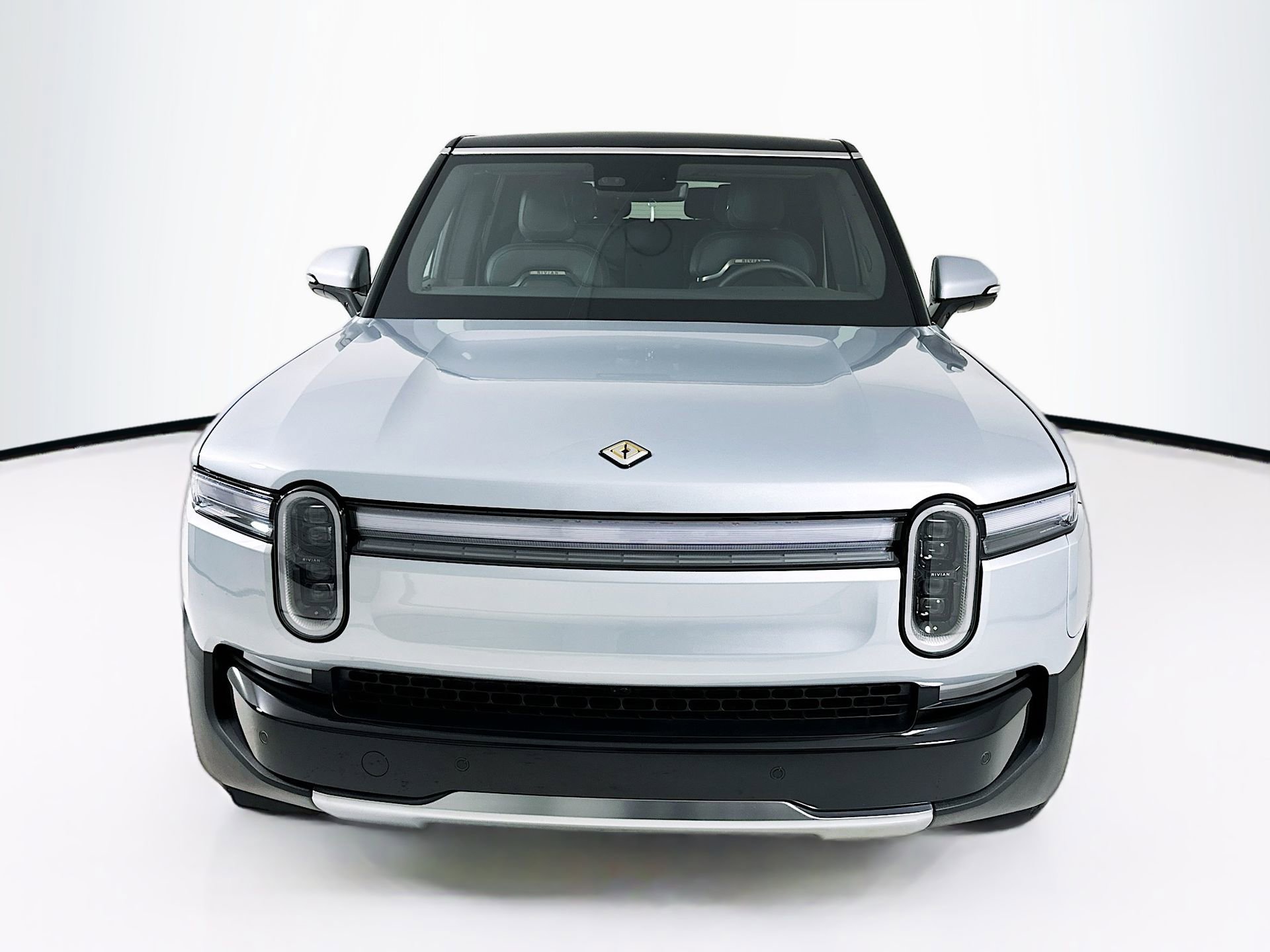 Used 2026 Rivian R1S Adventure image 2