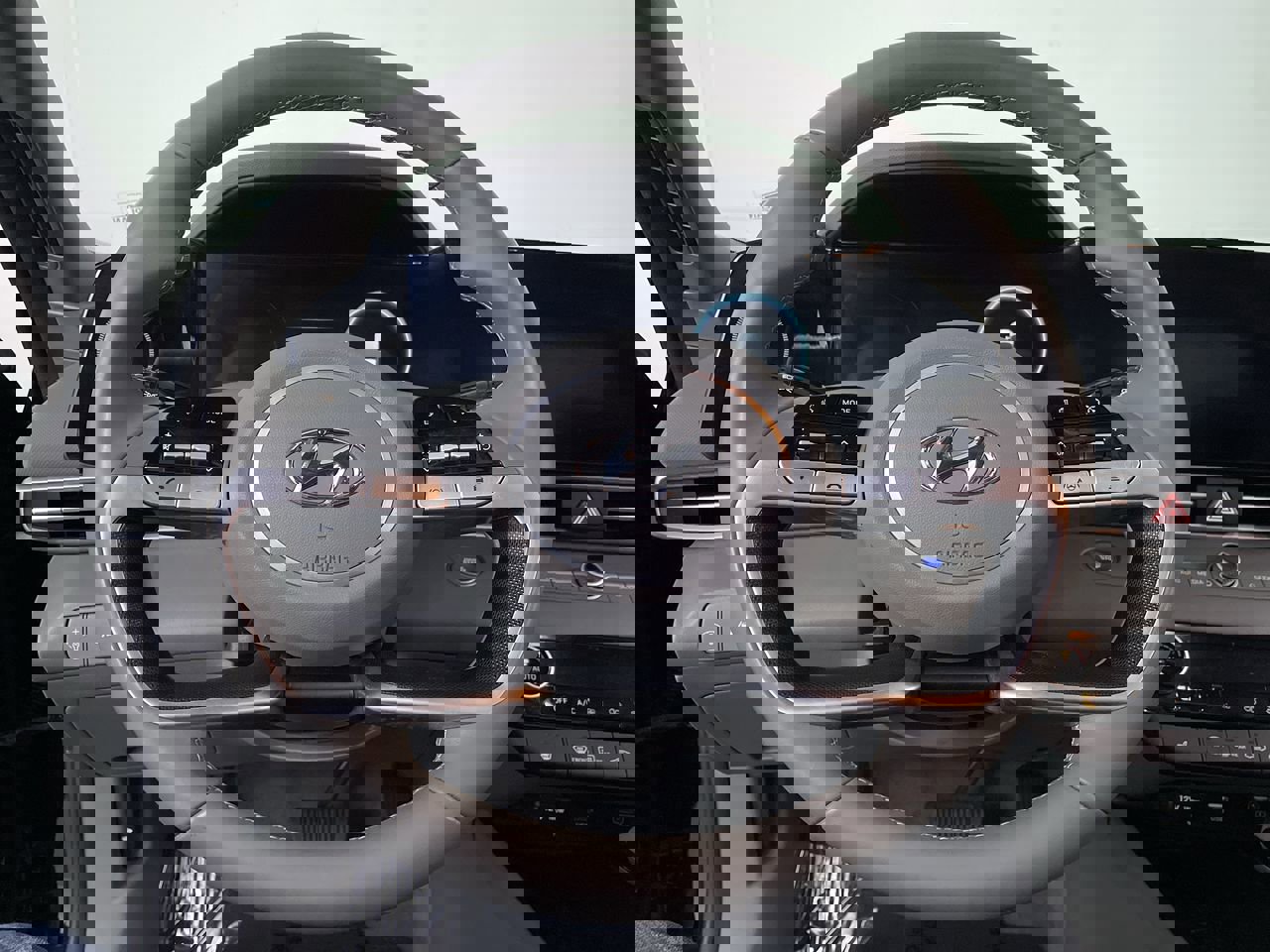 Used 2023 Hyundai Elantra SEL w/ Convenience Package image 13