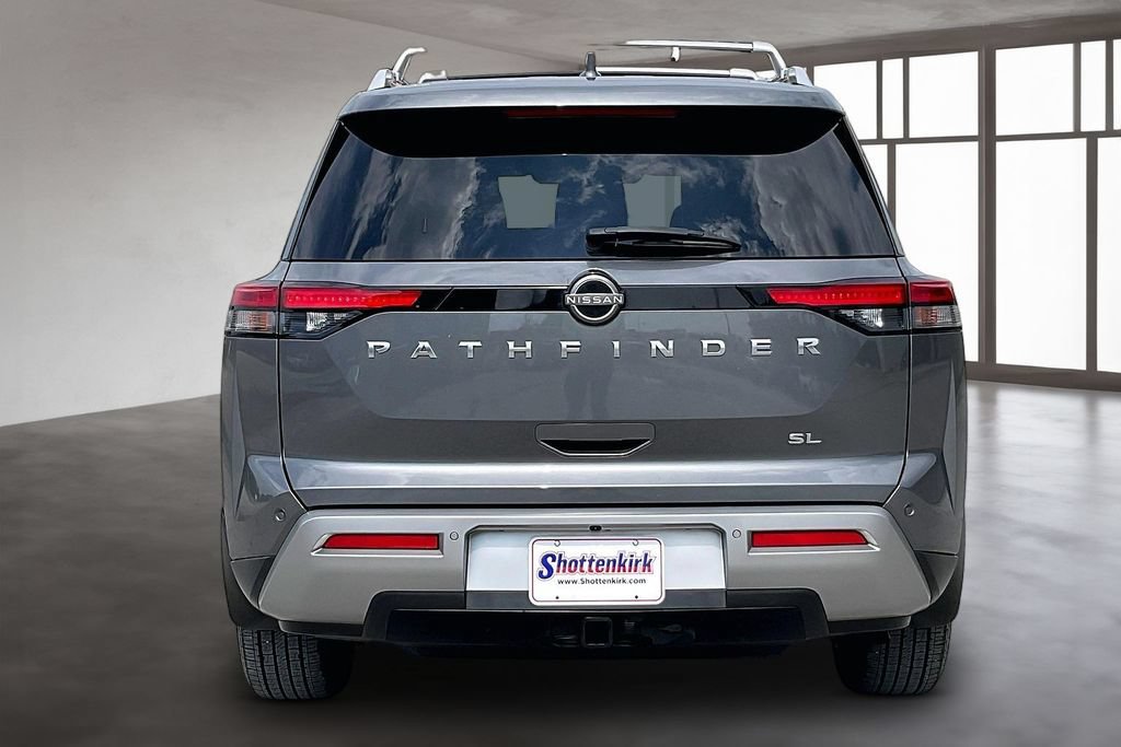 Used 2022 Nissan Pathfinder SL FWD image 5