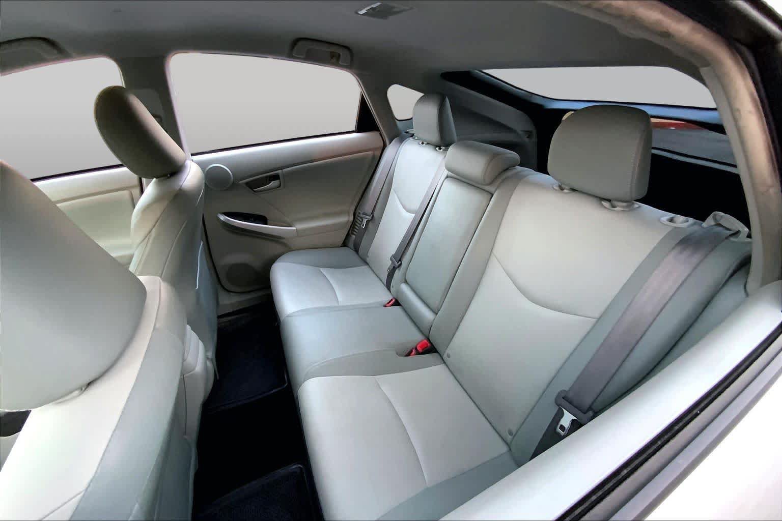 Used 2015 Toyota Prius Four FWD image 19