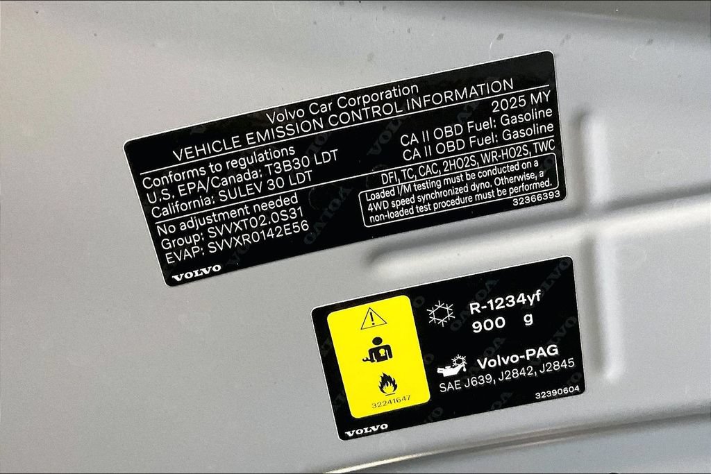 Certified 2025 Volvo XC90 B5 Ultra AWD/4WD image 33