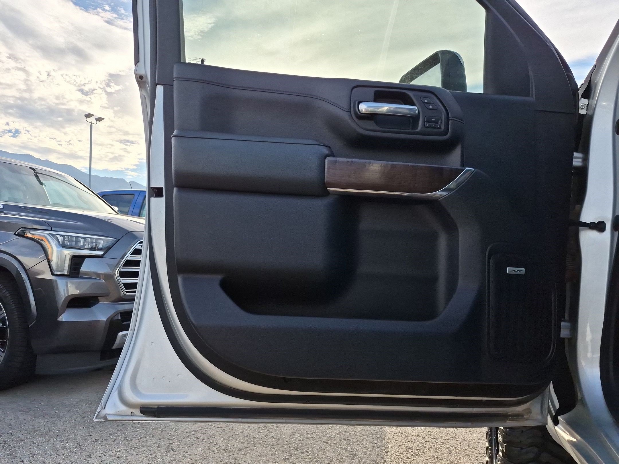 Used 2021 GMC Sierra 2500 Denali w/ Denali Ultimate Package AWD/4WD image 12