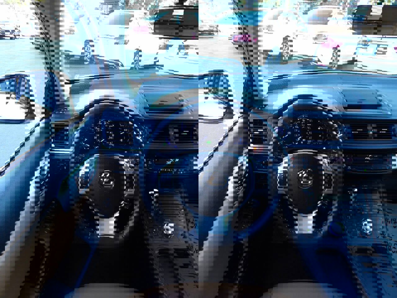 Used 2012 Lexus CT 200h Premium image 5