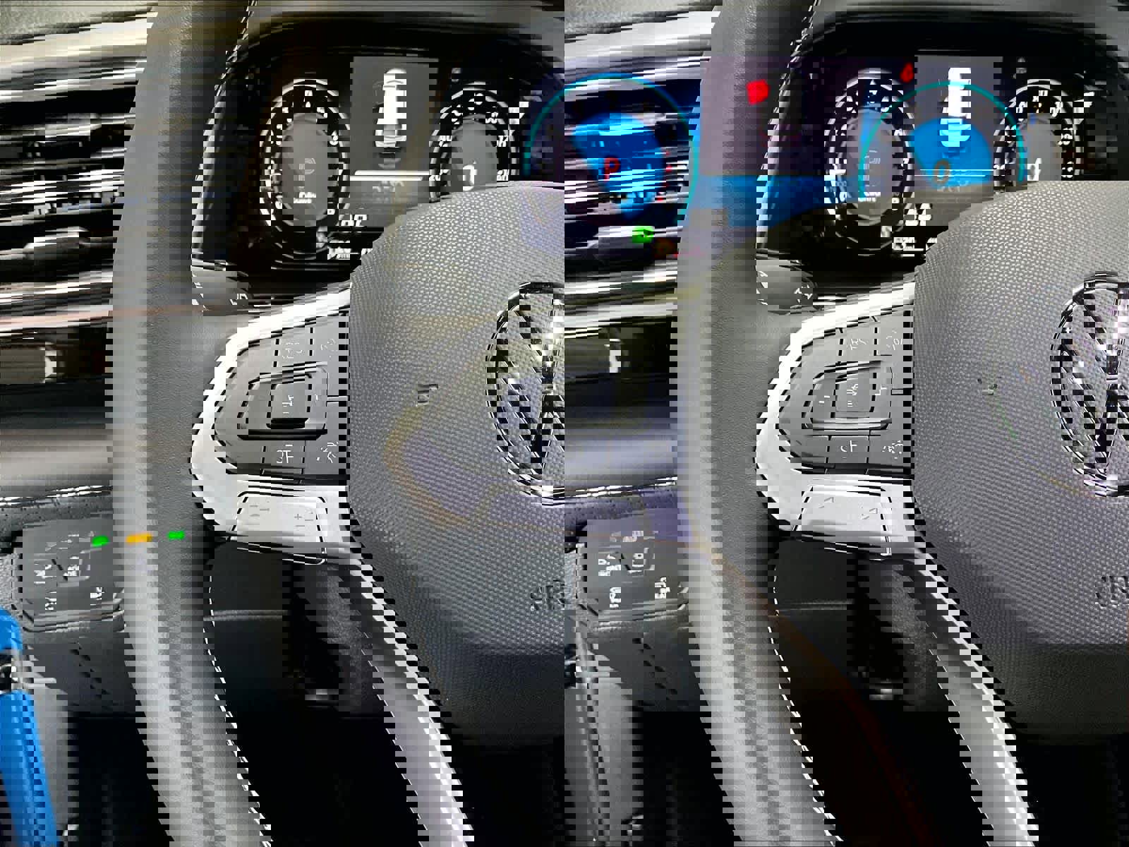 New 2026 Volkswagen Atlas Cross Sport SE image 17