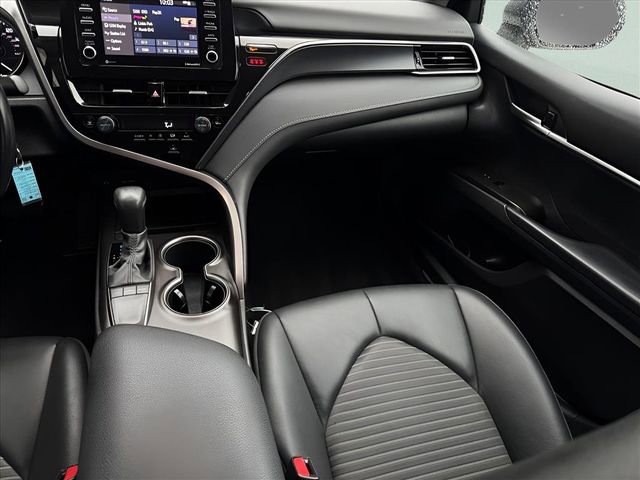 Used 2023 Toyota Camry SE image 10