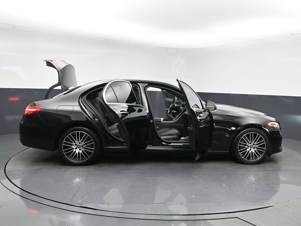 Used 2025 Mercedes-Benz C 300 4MATIC Sedan image 30