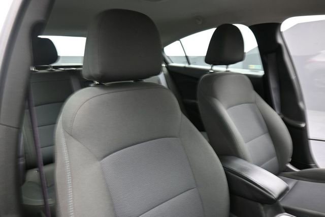 Used 2017 Chevrolet Cruze LT w/ Convenience Package FWD image 27