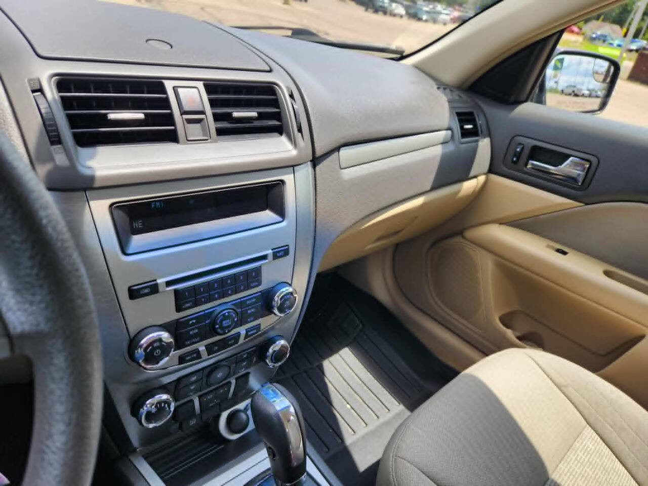 Used 2011 Ford Fusion SE w/ 202A Rapid Spec Order Code FWD image 23