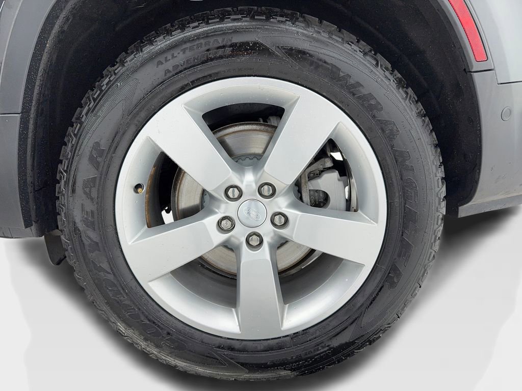 Used 2023 Land Rover Defender 130 First Edition image 53