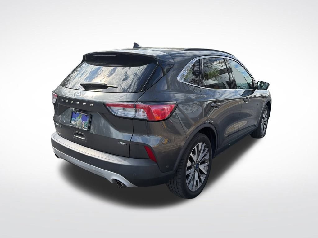 Used 2020 Ford Escape Titanium image 5