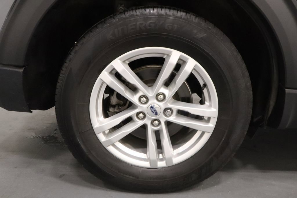 Used 2023 Ford Explorer XLT w/ Class IV Trailer Tow Package AWD/4WD image 29