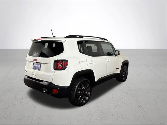 Certified 2023 Jeep Renegade Latitude w/ Sun/Sound Group AWD/4WD image 7