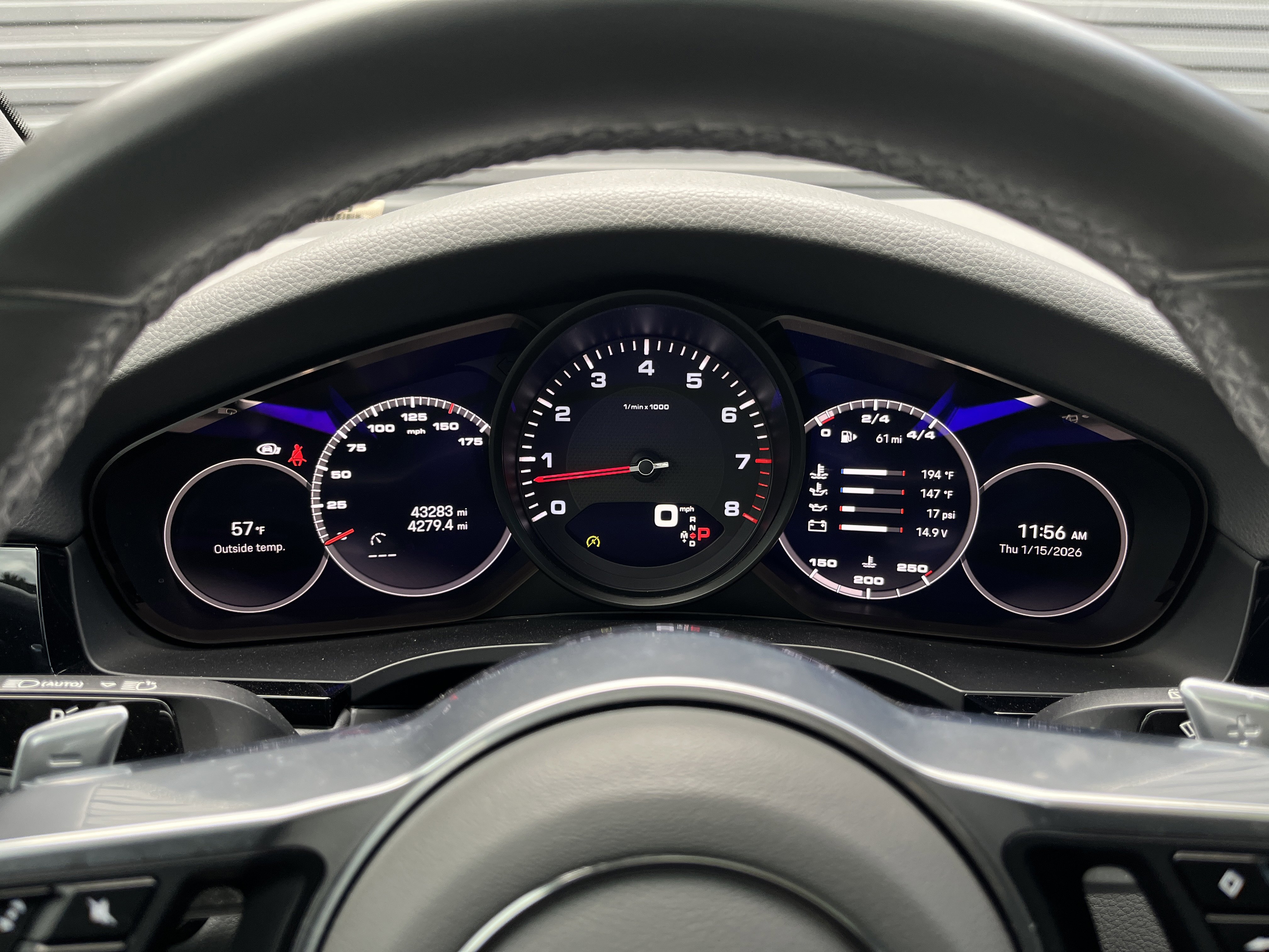 Certified 2022 Porsche Cayenne Platinum Edition image 35