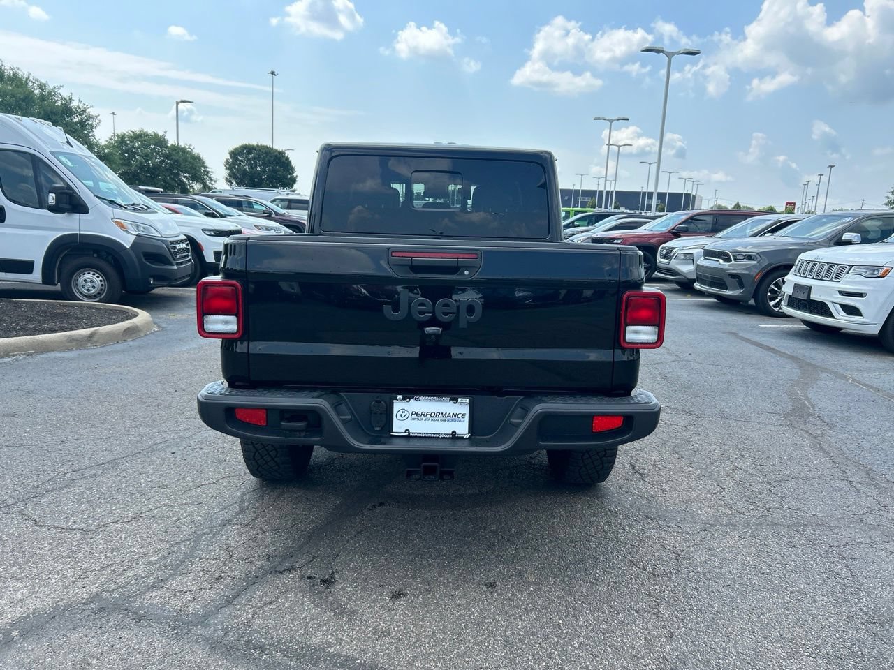 Used 2025 Jeep Gladiator Sport w/ Premium Package AWD/4WD image 4