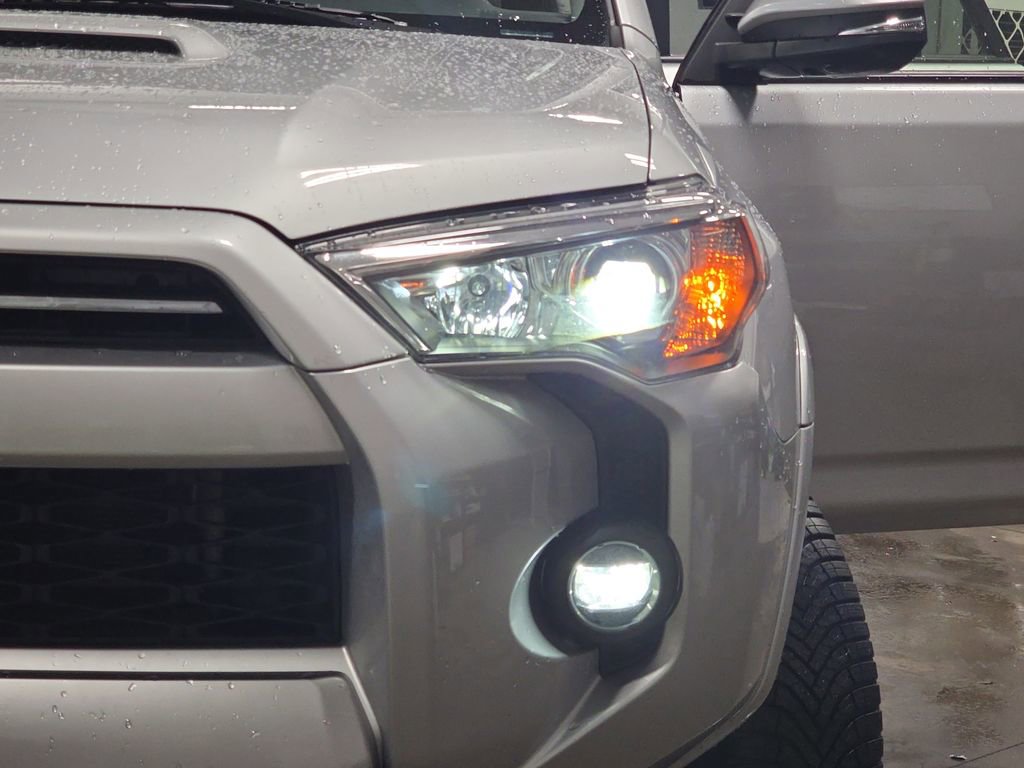 Used 2022 Toyota 4Runner TRD Off-Road Premium image 31