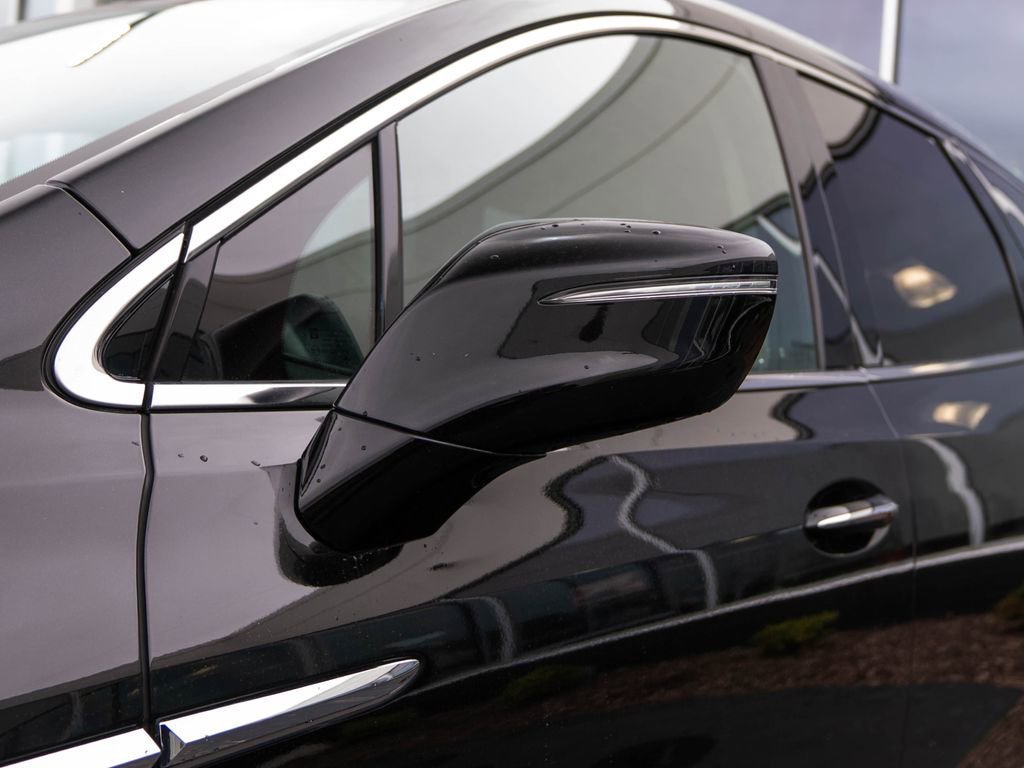 Used 2021 Buick Enclave Essence w/ Sport Touring Edition FWD image 12