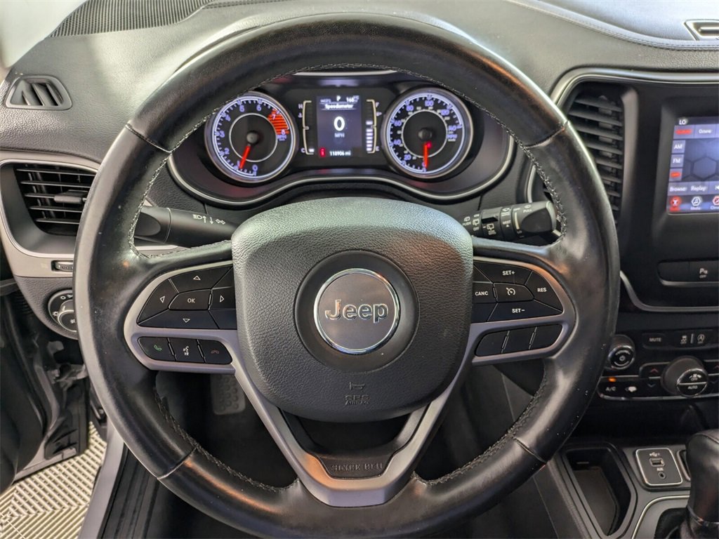 Used 2019 Jeep Cherokee Latitude Plus w/ Comfort/Convenience Group image 20