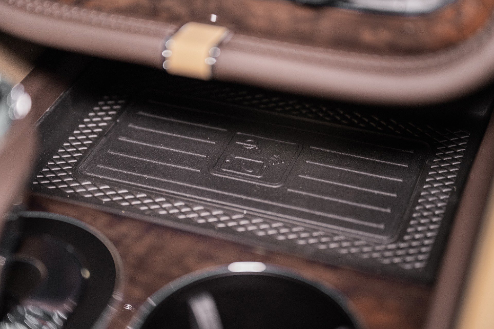 New 2025 Bentley Bentayga Extended Wheelbase image 48